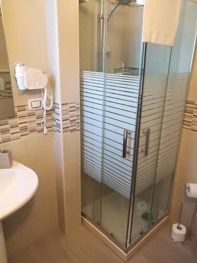 Settimo Sole Affitta Camere Taranto Bagian luar foto