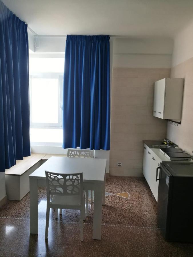 Settimo Sole Affitta Camere Taranto Bagian luar foto