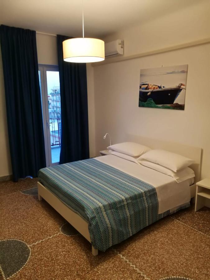 Settimo Sole Affitta Camere Taranto Bagian luar foto
