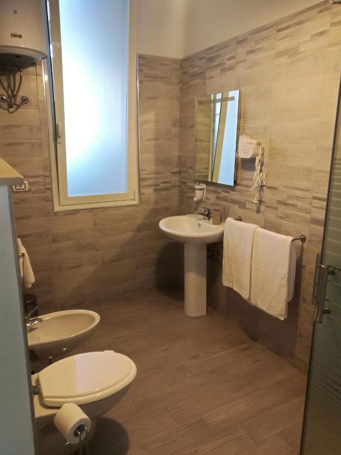 Settimo Sole Affitta Camere Taranto Bagian luar foto
